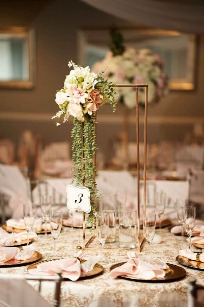 Table setting and floral décor by Amore Events II, Central Florida — June 2023